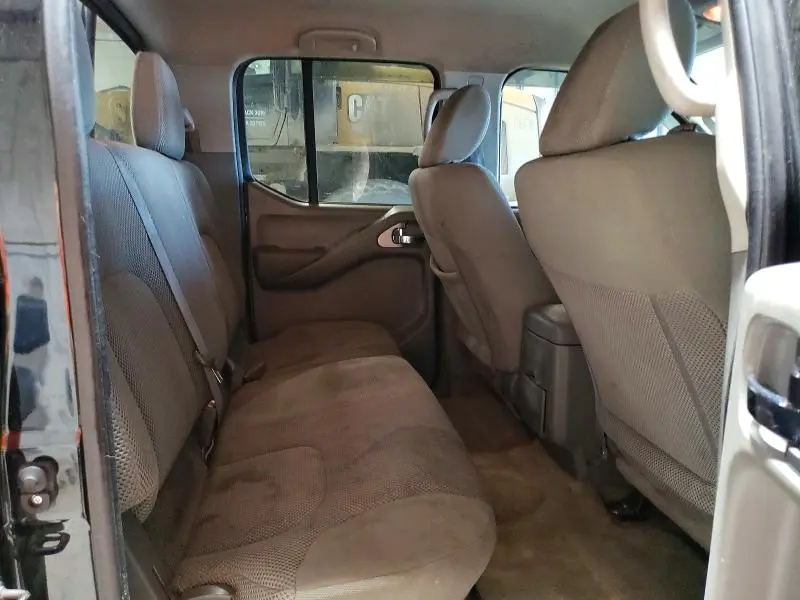 2015 NISSAN FRONTIER S  