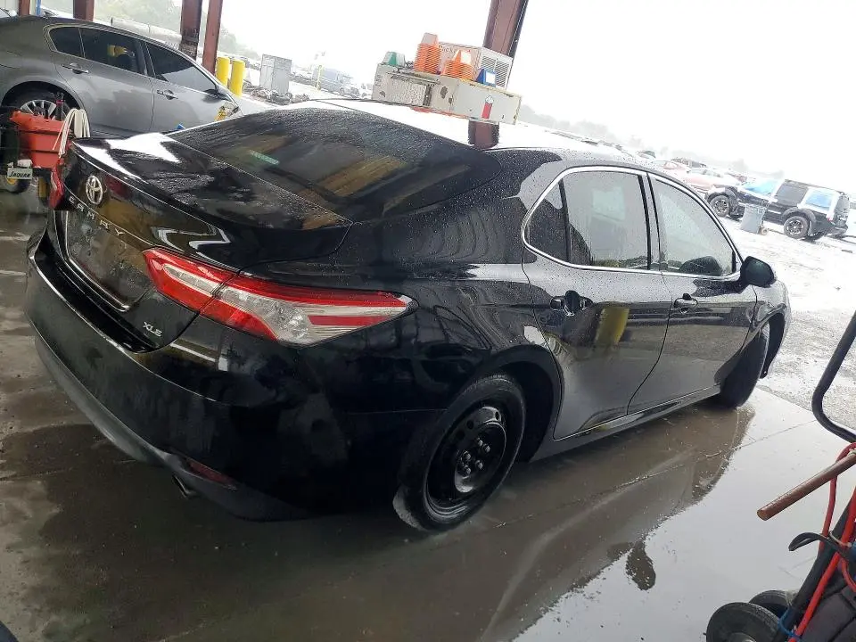2018 TOYOTA CAMRY XLE  