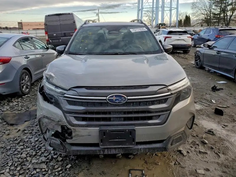 2025 SUBARU FORESTER LIMITED  