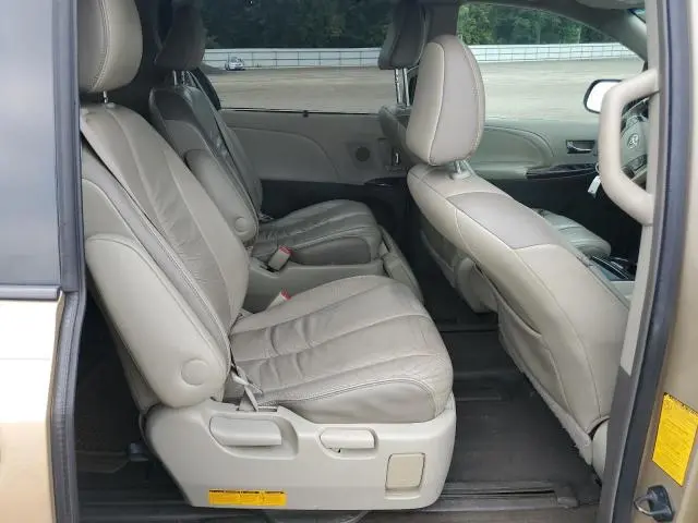 2011 TOYOTA SIENNA XLE  