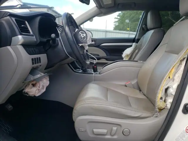 2016 TOYOTA HIGHLANDER XLE  