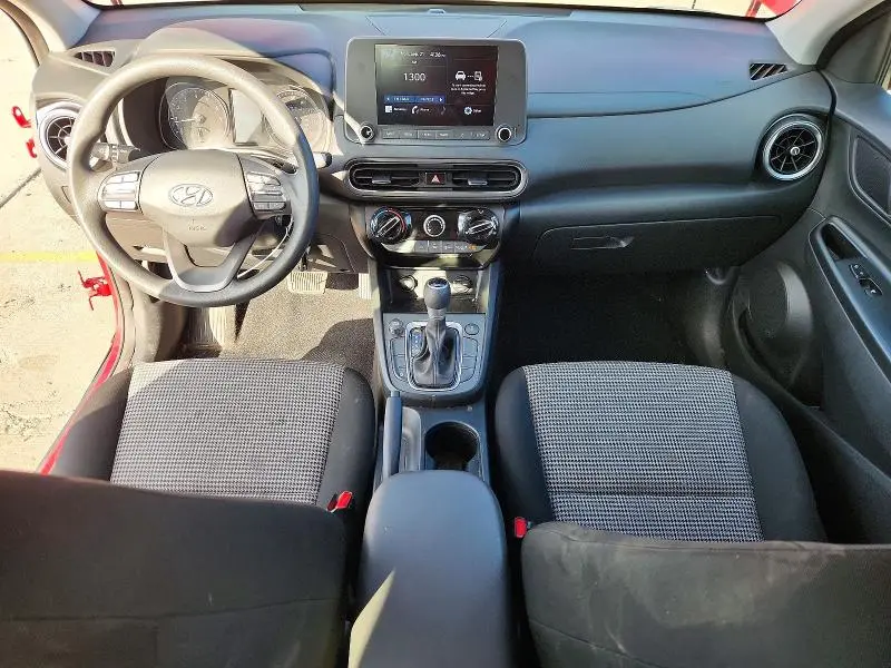 2022 HYUNDAI KONA SE  