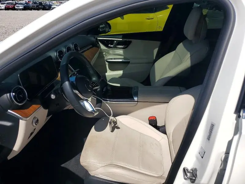 2024 MERCEDES-BENZ C 300  