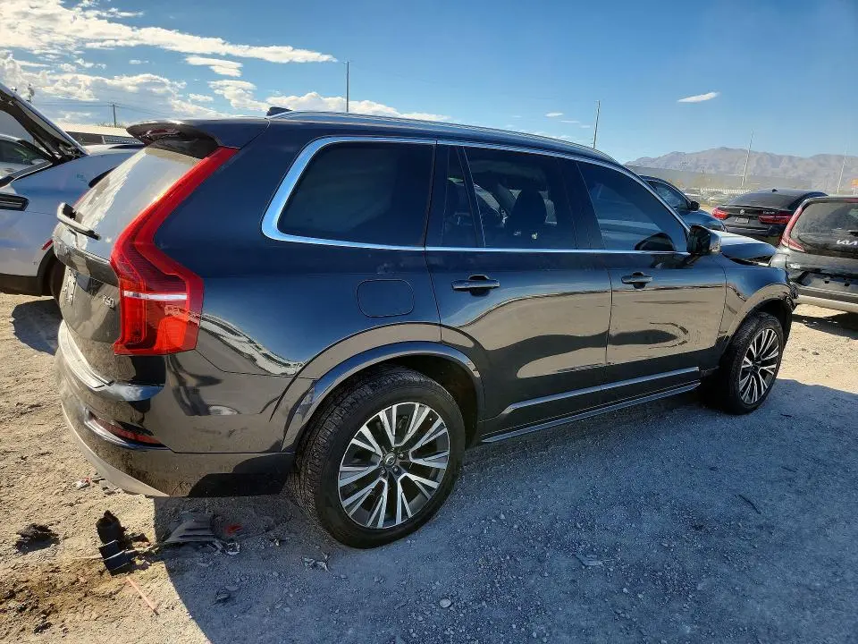 2022 VOLVO XC90 T6 MOMENTUM  