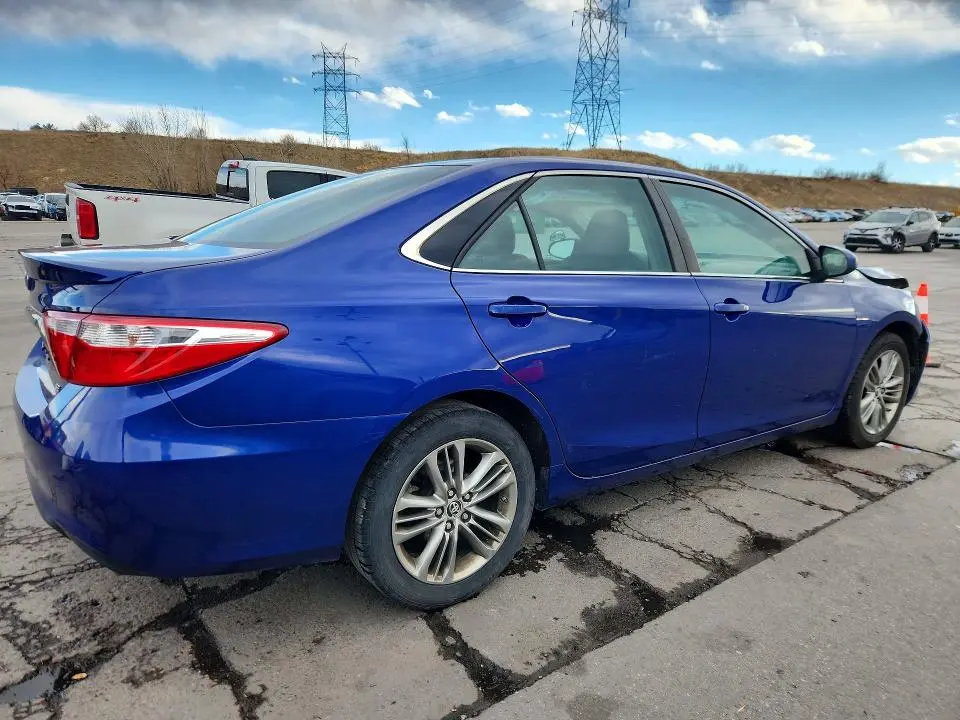 2016 TOYOTA CAMRY SE  