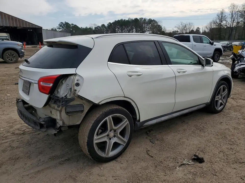 2015 MERCEDES-BENZ GLA 250  