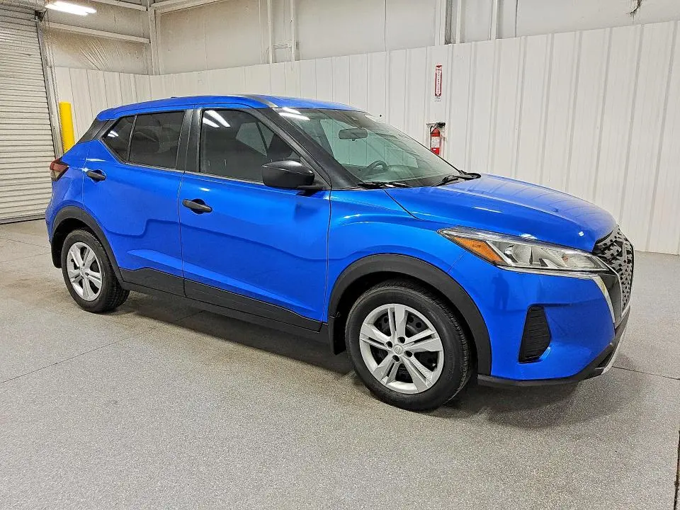 2021 NISSAN KICKS S  