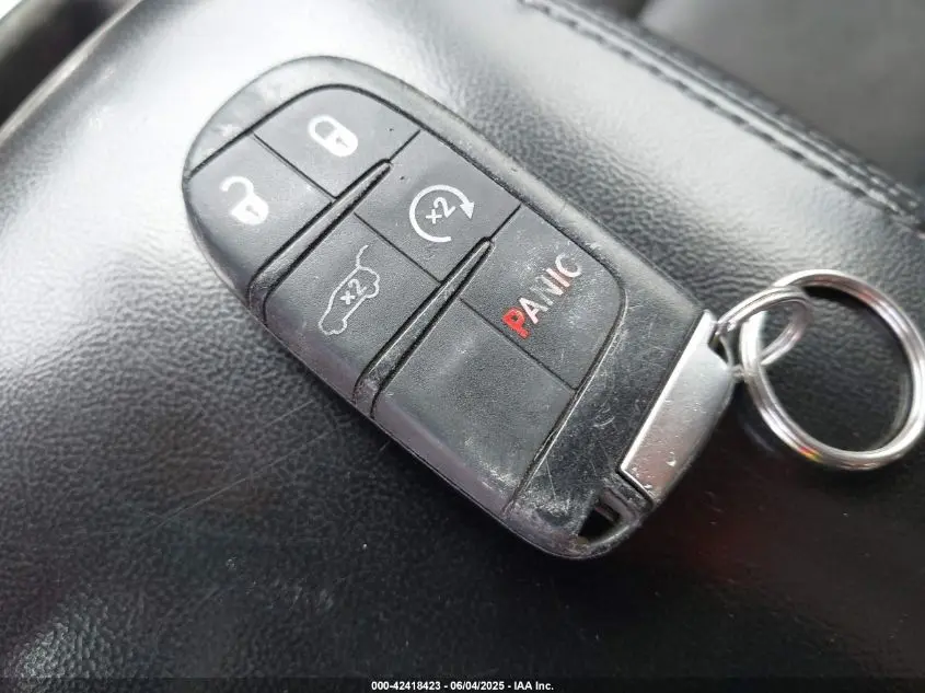 2019 JEEP GRAND CHEROKEE ALTITUDE 4X2