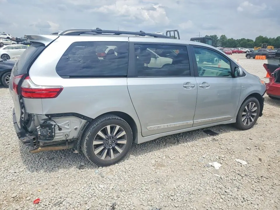 2020 TOYOTA SIENNA XLE 7-PASSENGER  