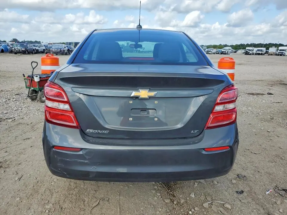 2018 CHEVROLET SONIC LT  