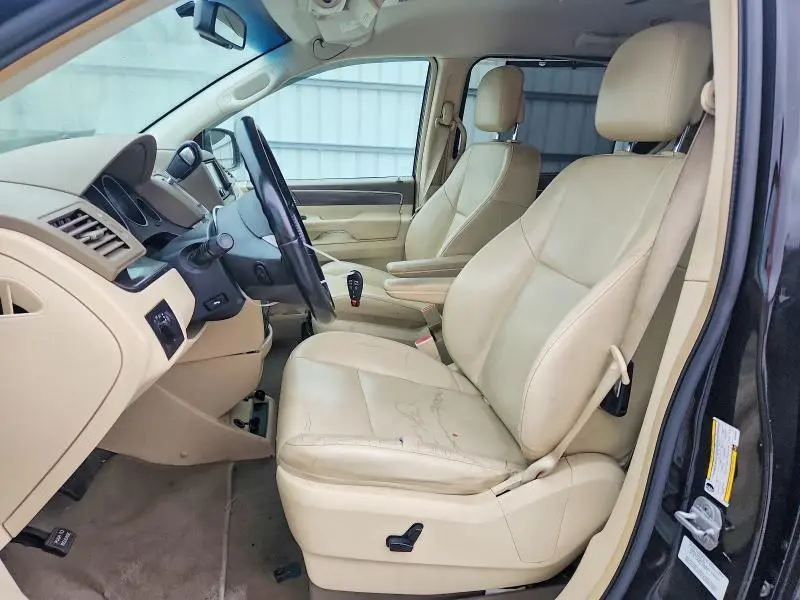 2010 VOLKSWAGEN ROUTAN SE  