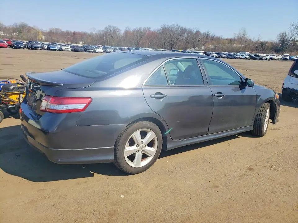2010 TOYOTA CAMRY SE  