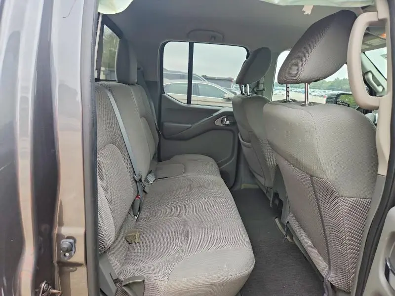 2016 NISSAN FRONTIER S  