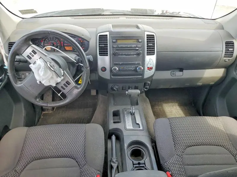 2011 NISSAN FRONTIER SV V6  