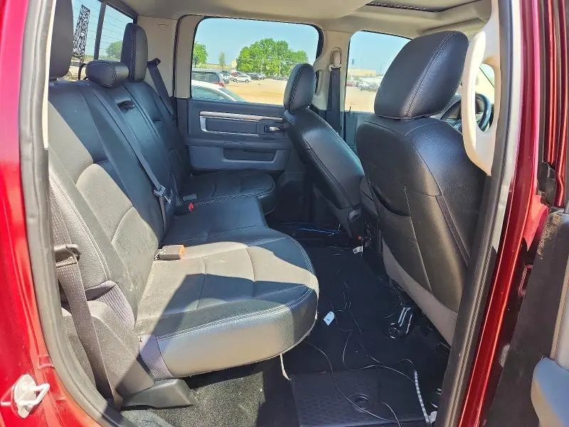 2016 RAM 1500 SLT  