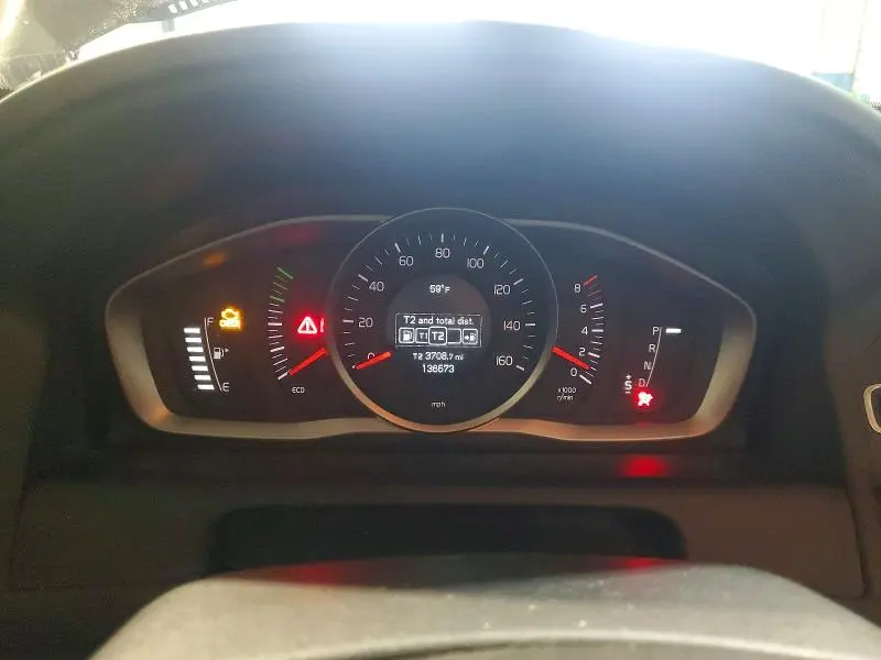 2015 VOLVO XC60 T5  