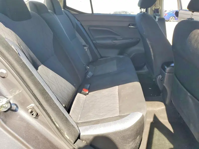 2023 NISSAN VERSA SV  