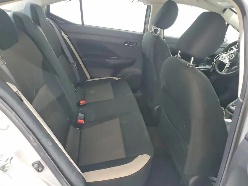 2022 NISSAN VERSA SV  