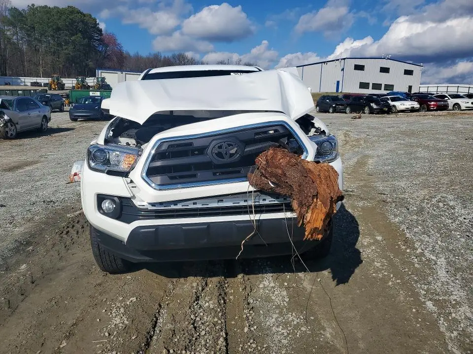 2017 TOYOTA TACOMA SR5 V6  