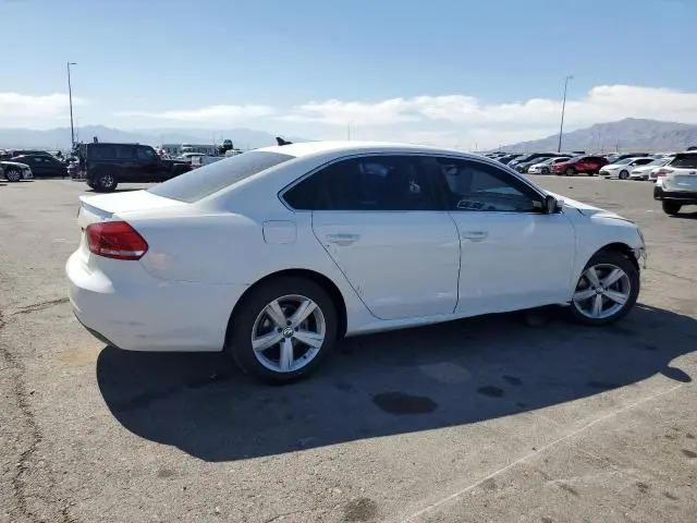2013 VOLKSWAGEN PASSAT SE  