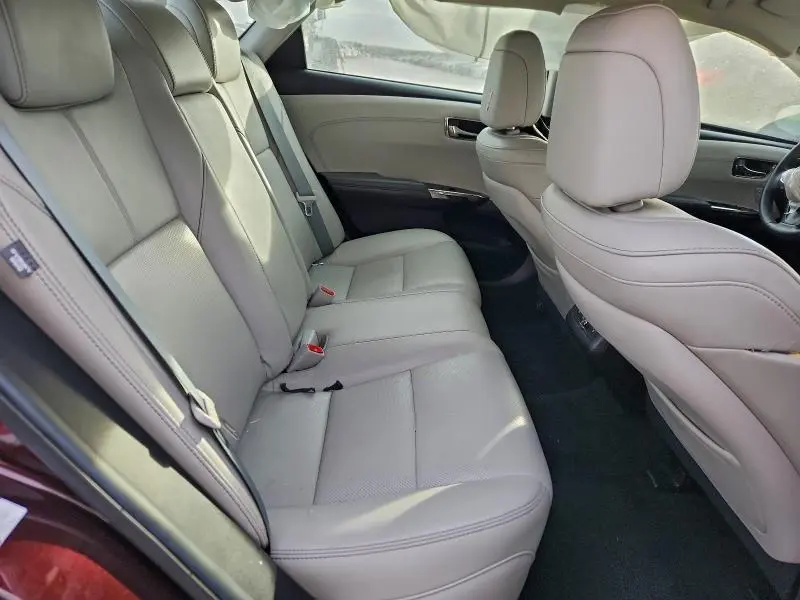 2016 TOYOTA AVALON XLE  