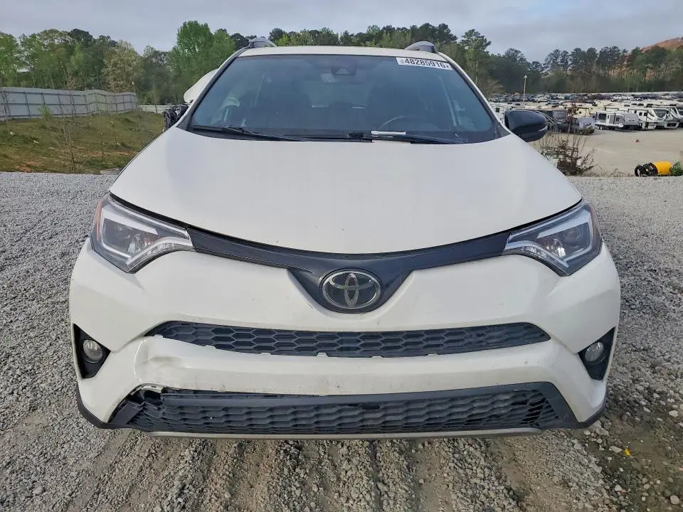 2018 TOYOTA RAV4 SE  