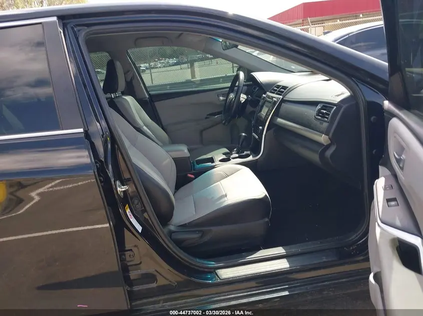 2016 TOYOTA CAMRY SE