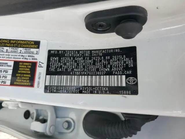 2016 TOYOTA CAMRY LE  