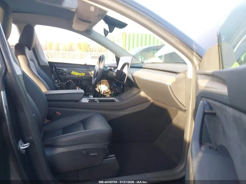 2025 TESLA MODEL Y LONG RANGE DUAL MOTOR REAR-WHEEL DRIVE