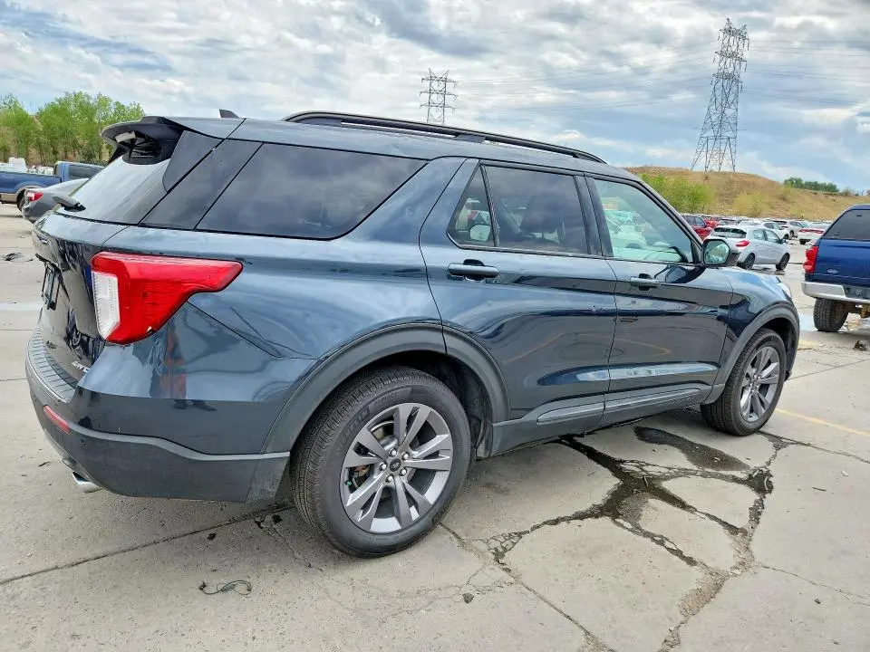 2022 FORD EXPLORER XLT  