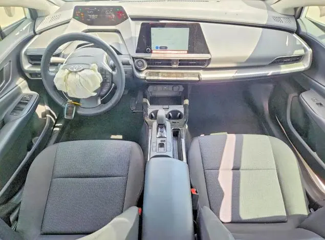 2025 TOYOTA PRIUS LE  