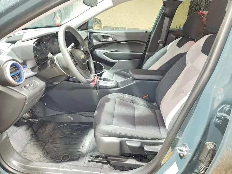 2025 CHEVROLET TRAX LS  