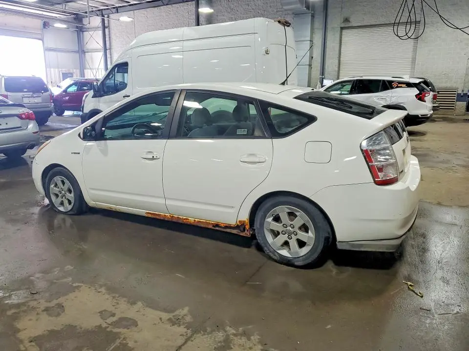 2012 TOYOTA PRIUS BASE  
