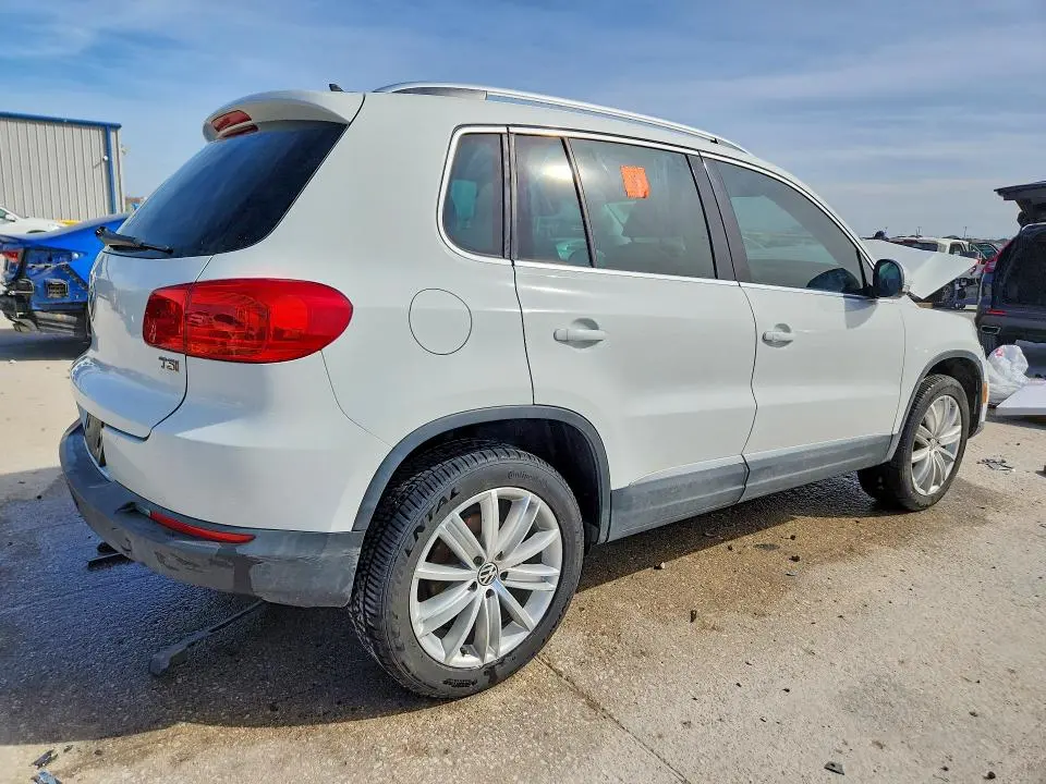 2016 VOLKSWAGEN TIGUAN S  