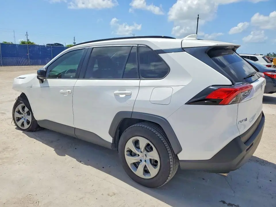 2020 TOYOTA RAV4 LE  