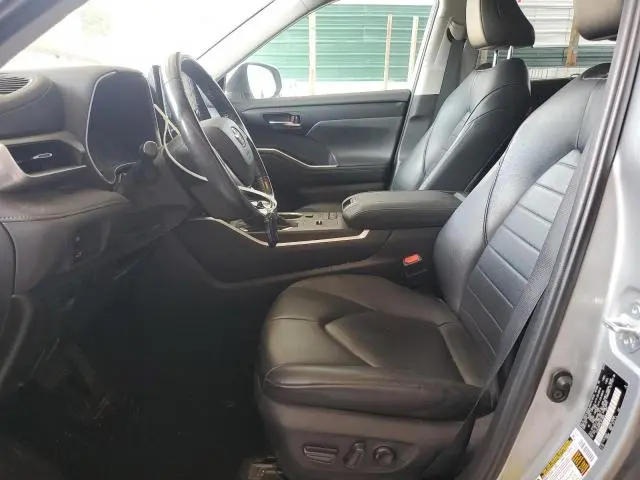 2020 TOYOTA HIGHLANDER XLE  