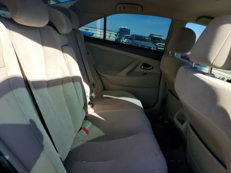2010 TOYOTA CAMRY LE V6  