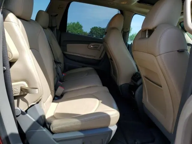 2010 CHEVROLET TRAVERSE LT  