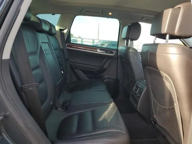 2012 VOLKSWAGEN TOUAREG V6  