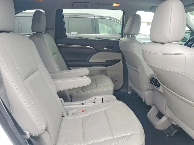 2016 TOYOTA HIGHLANDER LIMITED  