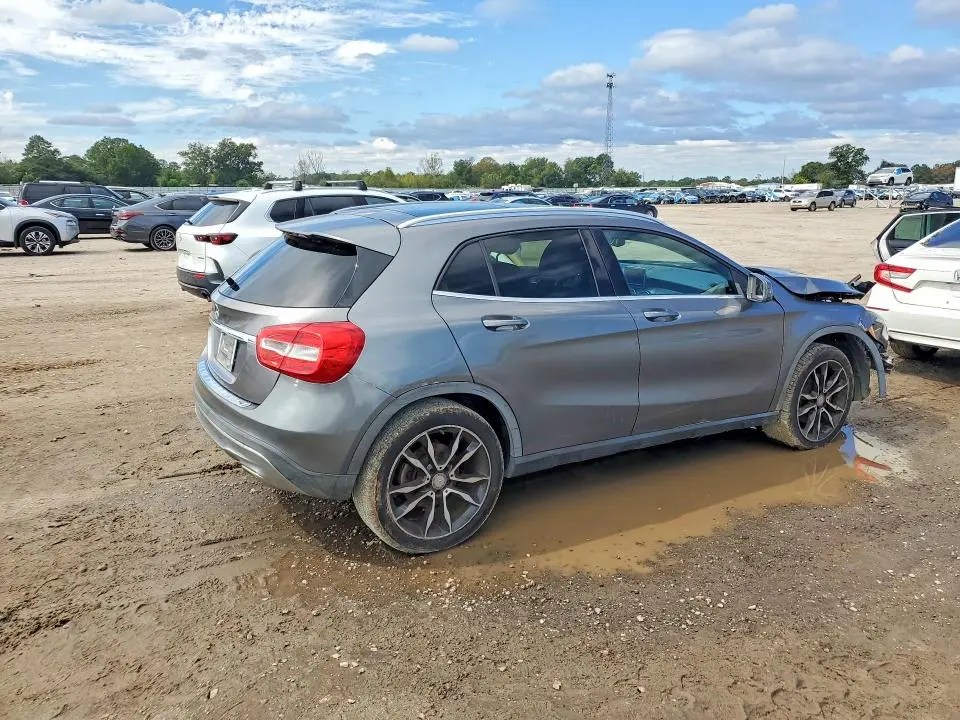2015 MERCEDES-BENZ GLA 250  