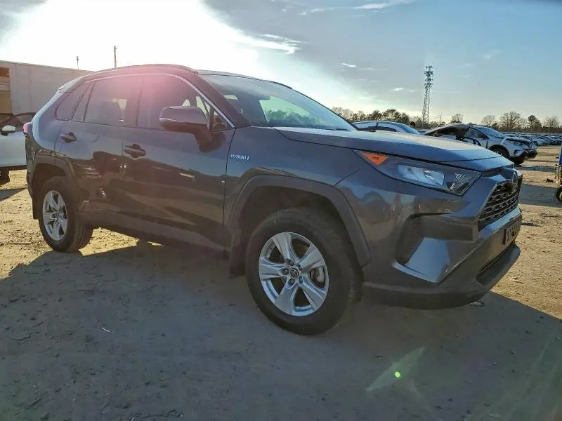 2021 TOYOTA RAV4 LE  