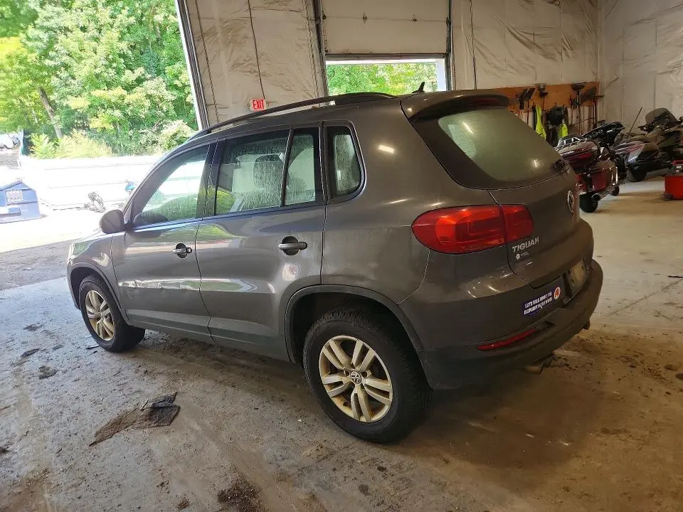 2016 VOLKSWAGEN TIGUAN S  