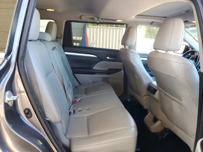 2015 TOYOTA HIGHLANDER XLE  