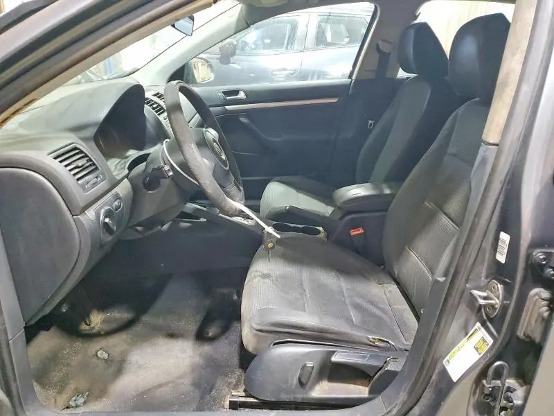 2010 VOLKSWAGEN JETTA S  