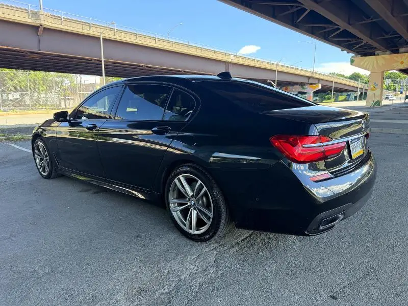 2019 BMW 750 XI  
