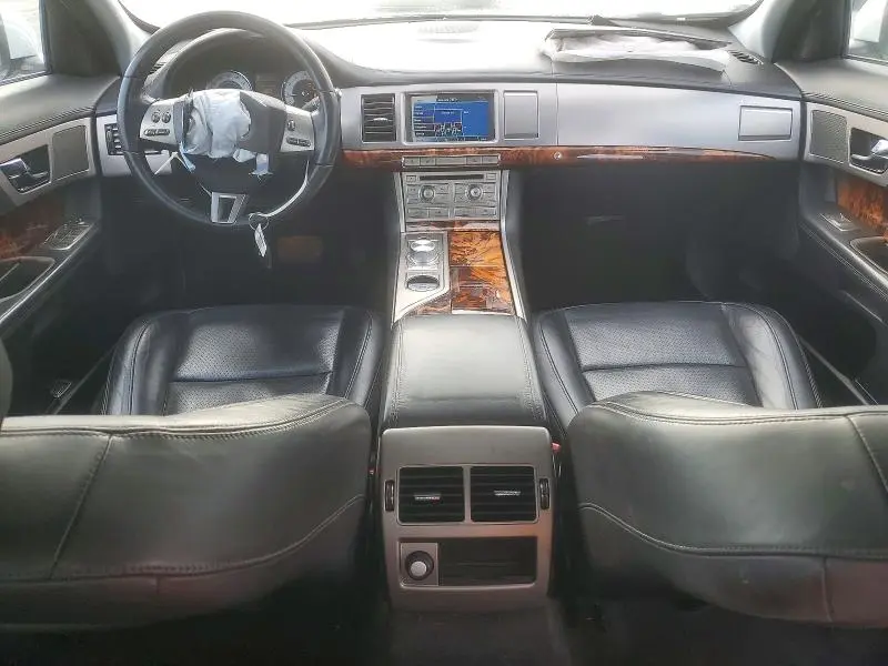 2011 JAGUAR XF PREMIUM  