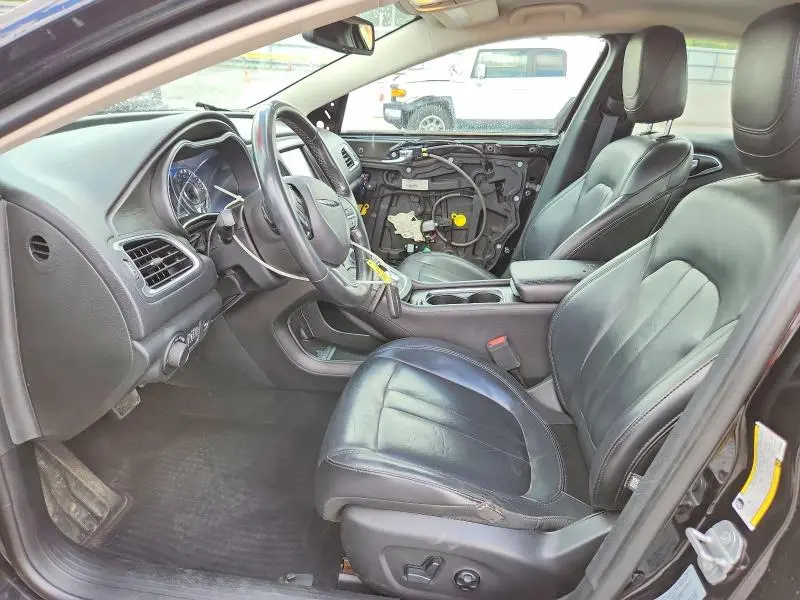 2017 CHRYSLER 200 LIMITED  