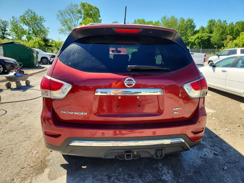 2016 NISSAN PATHFINDER SL  