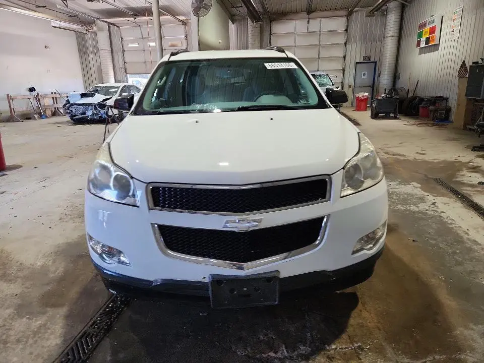 2011 CHEVROLET TRAVERSE LS  